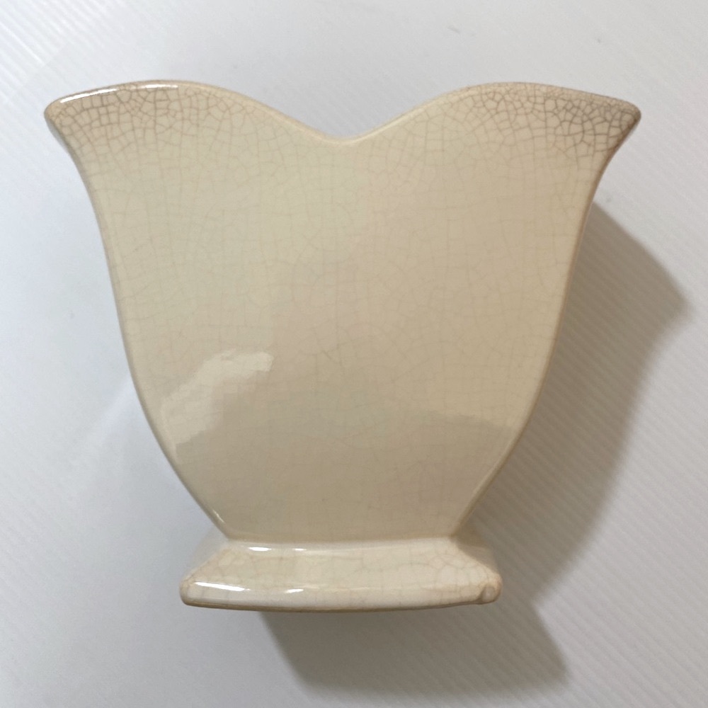 Vintage McCoy Vase Tulip Vase Vintage Pottery Antique Ivory Crackle Finish MCM - Picture 4 of 16